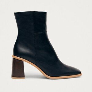 Alohas Black West Boots Size 41 Brown Heel